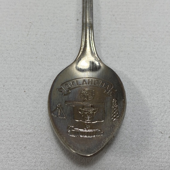 Set of Two Oklahoma State Souvenir Spoons Cowboy Hall of Fame Wagon Tulsa Pewter - Picture 4 of 12